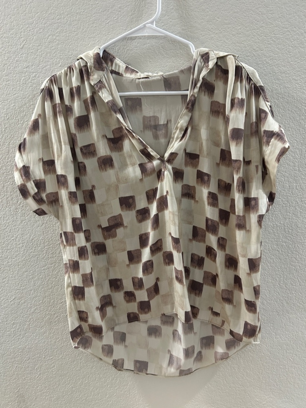Grade + Gather Women's Patterned V-Neck Blouse